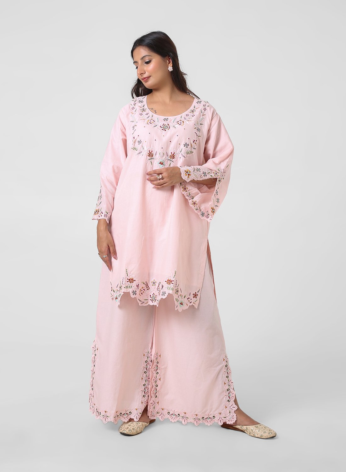 pink palazzo suit set, blush cotton kurta palazzo dupatta, women’s embroidered kurta set, scallop lace kurta, breathable summer ethnic wear, wide‑leg palazzo suit, pastel festive outfit, lightweight embellished dupatta.