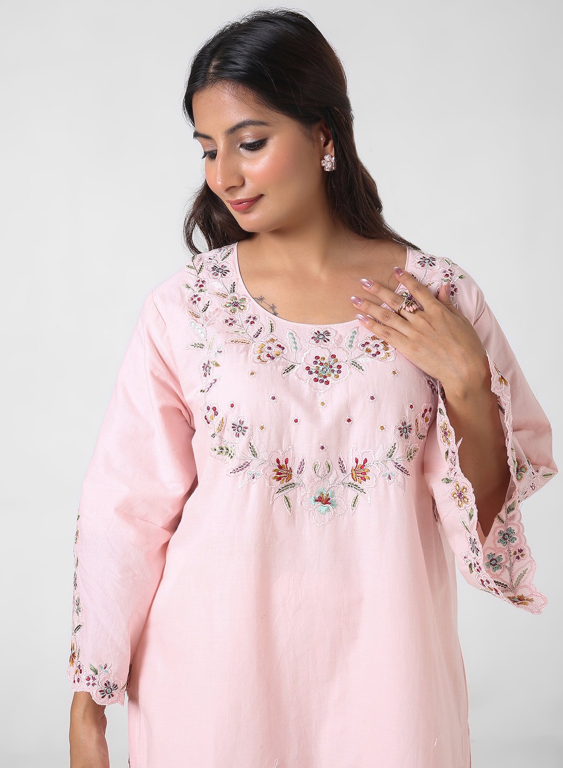 pink palazzo suit set, blush cotton kurta palazzo dupatta, women’s embroidered kurta set, scallop lace kurta, breathable summer ethnic wear, wide‑leg palazzo suit, pastel festive outfit, lightweight embellished dupatta.