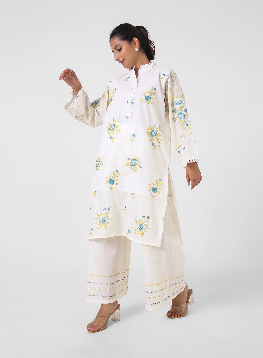 ivory embroidered kurta set, cotton kurta palazzo for women, mandarin collar kurta, breathable summer ethnic wear, floral threadwork kurta, wide‑leg palazzo co‑ord, everyday office wear set.