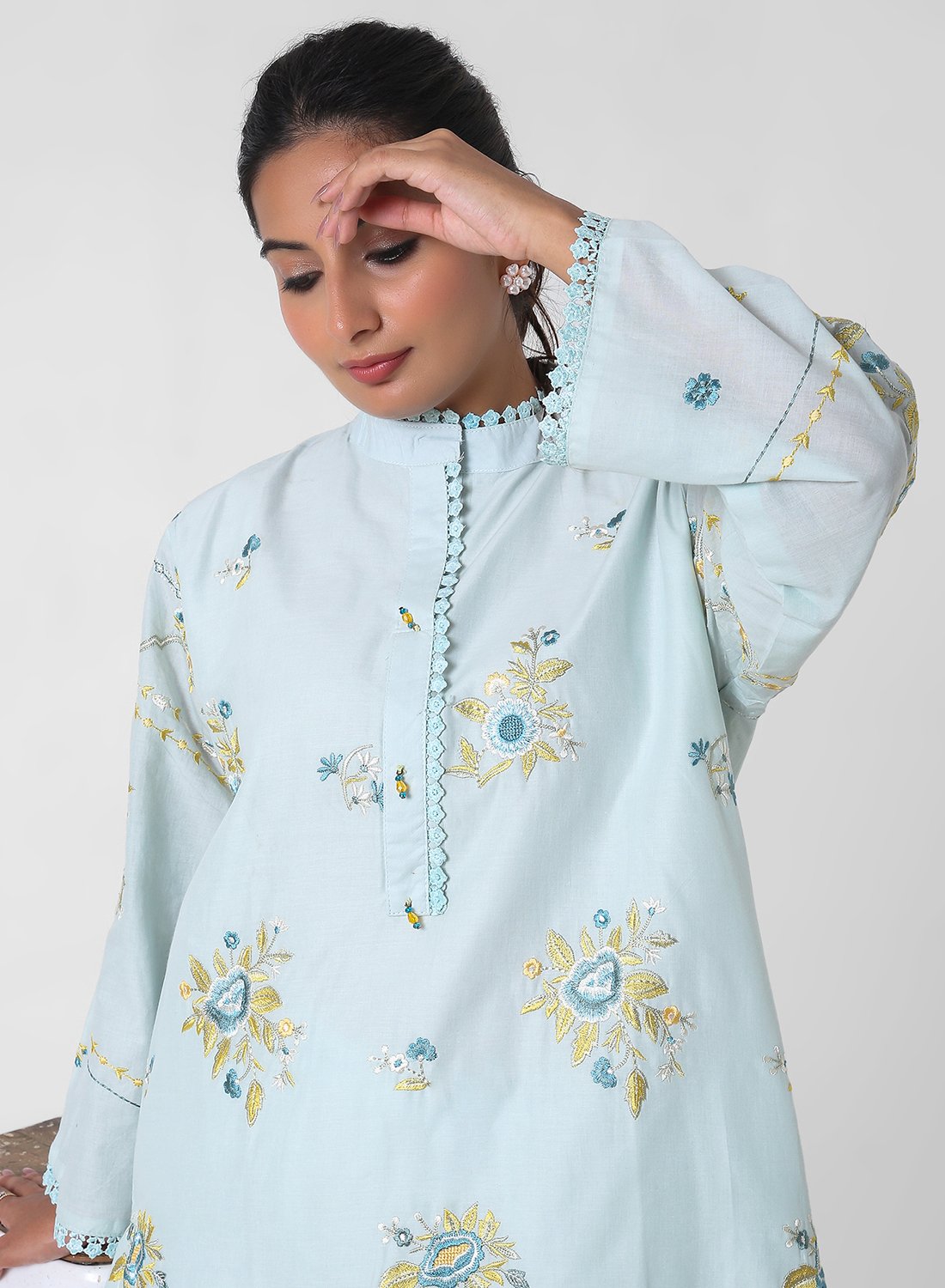 powder blue embroidered kurta set, cotton kurta palazzo for women, mandarin collar kurta, breathable summer ethnic wear, floral threadwork kurta, wide‑leg palazzo co‑ord, everyday office wear set.