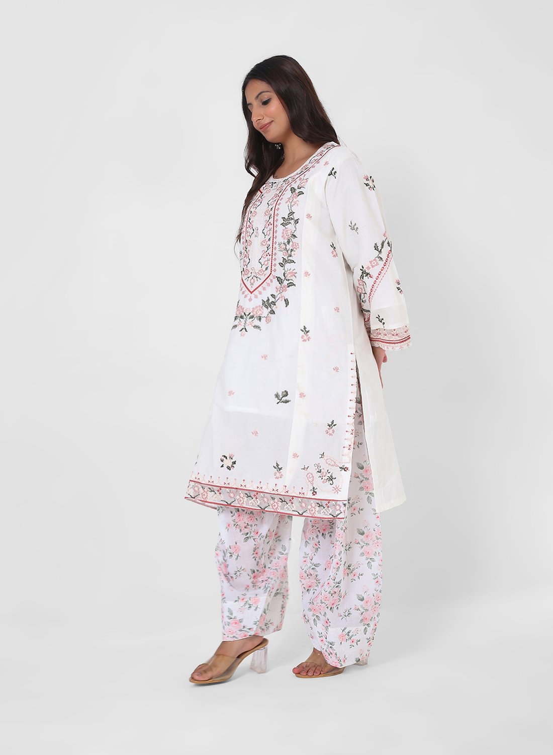 ivory printed suit set, cotton kurta pant dupatta, floral print kurta set, lightweight summer ethnic wear, contrast dupatta outfit, relaxed straight kurta set, travel friendly Indian suit.